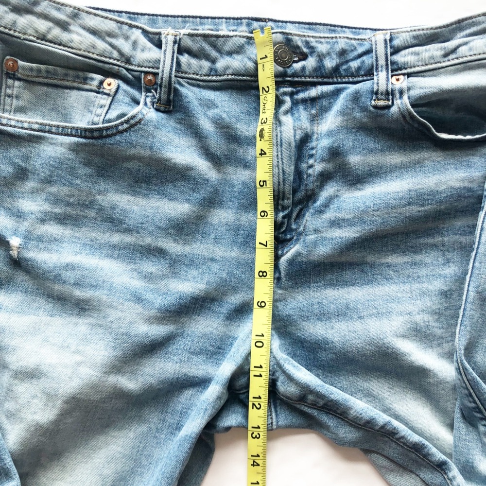 American Eagle Jeans Mens 36x32 Relaxed Straight Airflex+ Light Wash Distressed - Picture 9 of 10